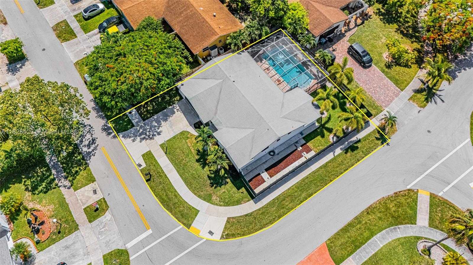 Small Image of 20175 SOUTH WEST 89TH CT, Cutler Bay Number 43