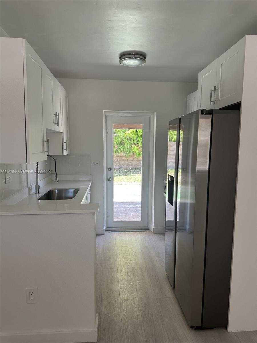 Small Image of 1754 NORTH EAST 48TH CT, Pompano Beach Number 7