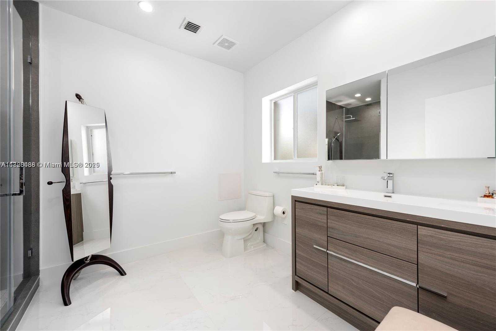 Small Image of 424 89TH ST, Surfside Number 12