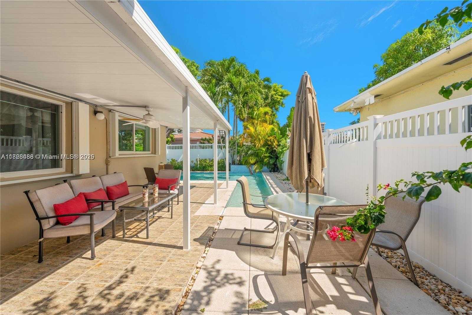 Small Image of 424 89TH ST, Surfside Number 13
