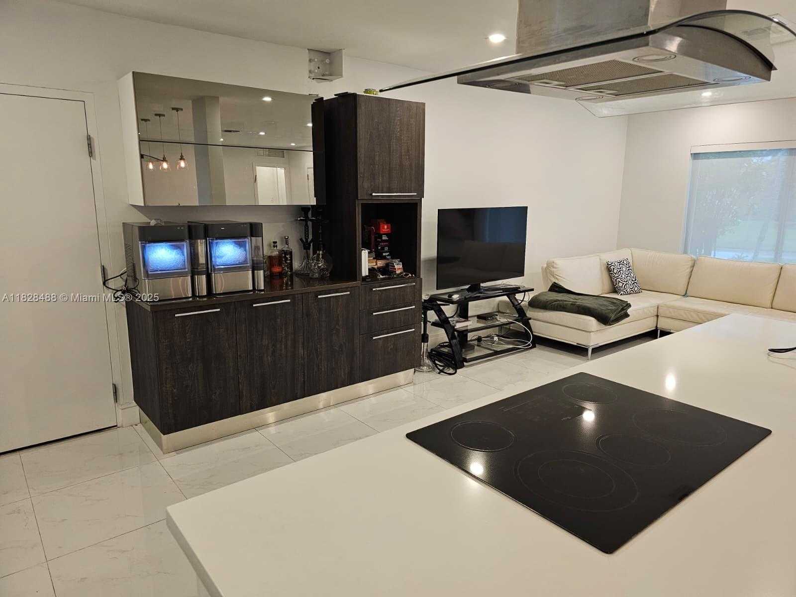 Small Image of 424 89TH ST, Surfside Number 17