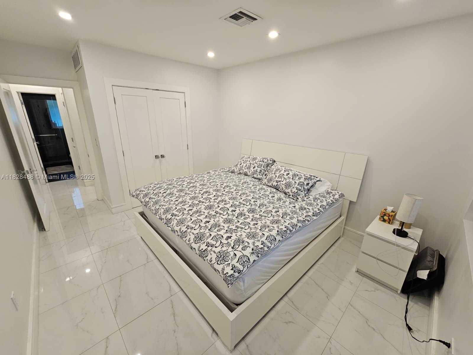 Small Image of 424 89TH ST, Surfside Number 23