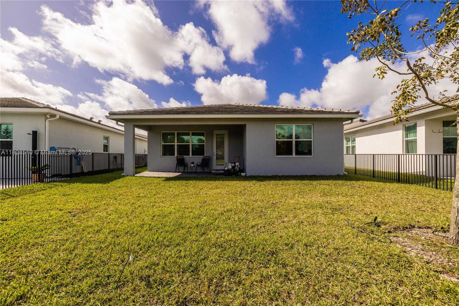 Small Image of 4242 ROSA DR, Deerfield Beach Number 10