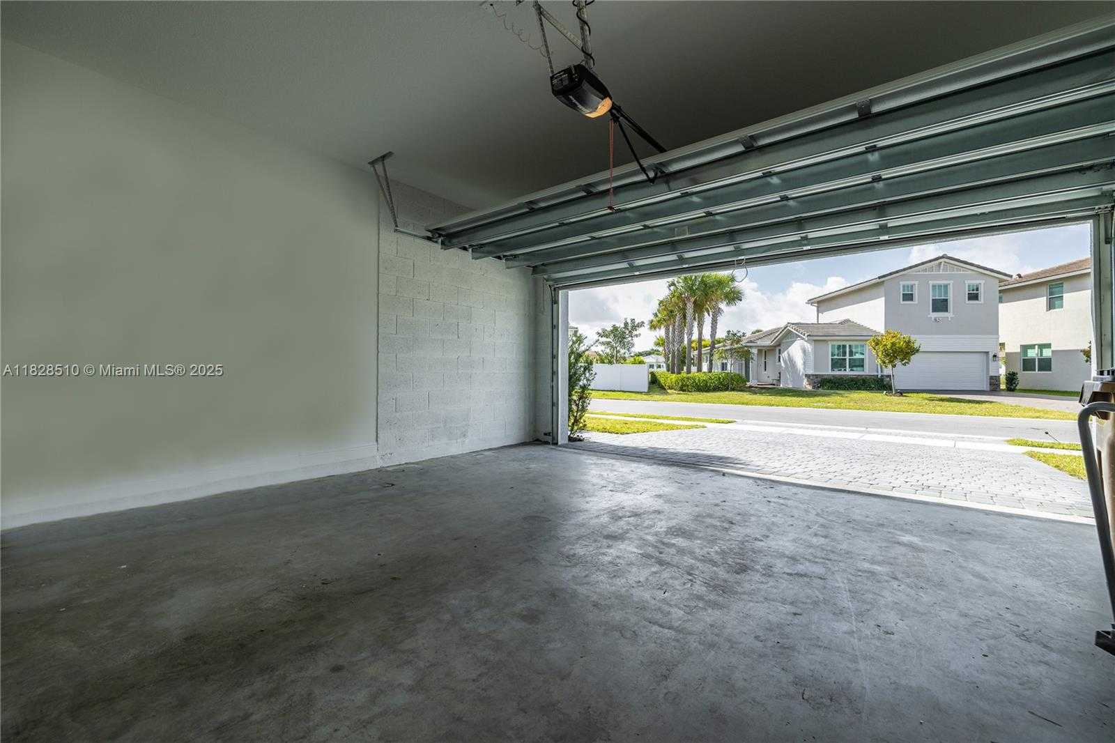 Small Image of 4242 ROSA DR, Deerfield Beach Number 14