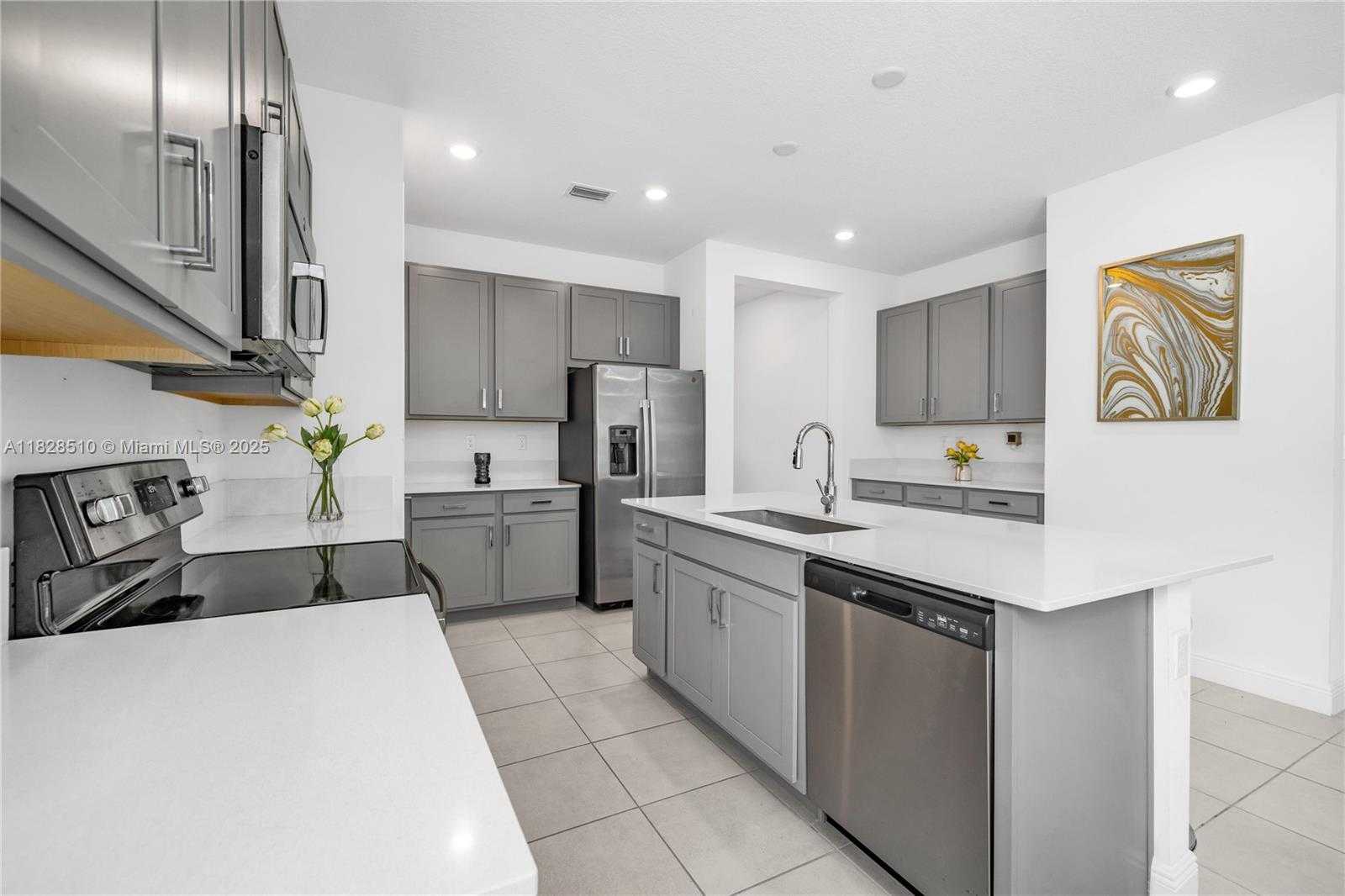Small Image of 4242 ROSA DR, Deerfield Beach Number 21