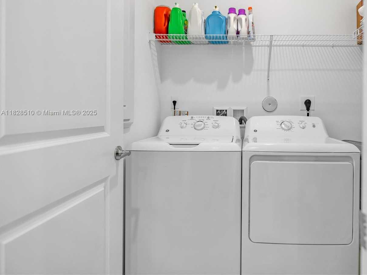 Small Image of 4242 ROSA DR, Deerfield Beach Number 25
