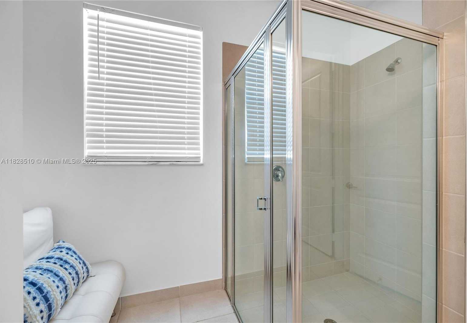 Small Image of 4242 ROSA DR, Deerfield Beach Number 30