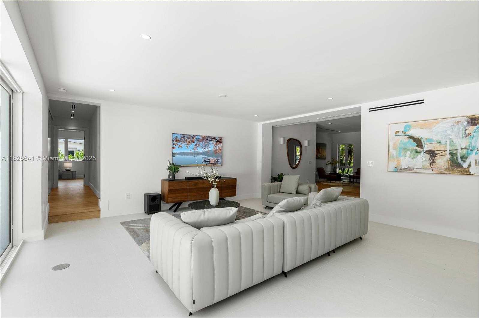 Small Image of 45 NORTH EAST 104TH ST, Miami Shores Number 6
