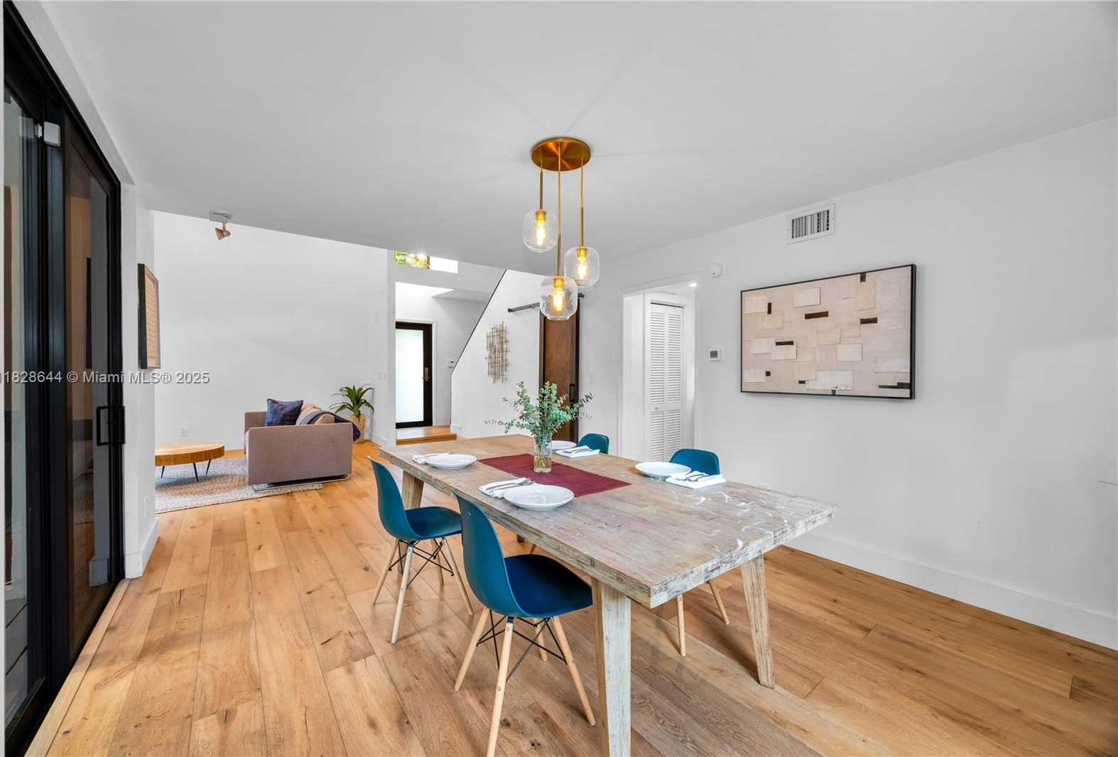 Small Image of 2427 TEQUESTA LN, Miami Number 12