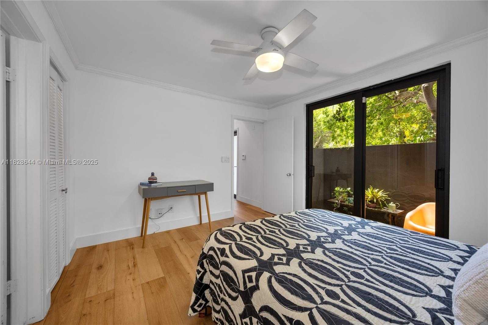 Small Image of 2427 TEQUESTA LN, Miami Number 18