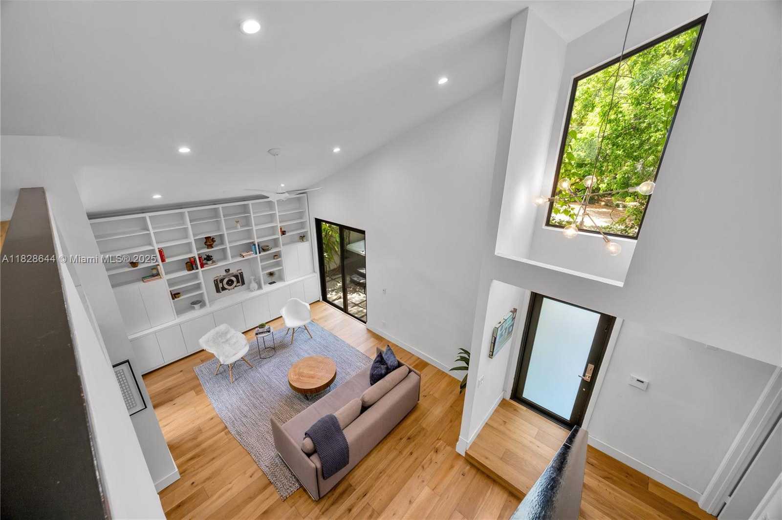 Small Image of 2427 TEQUESTA LN, Miami Number 22