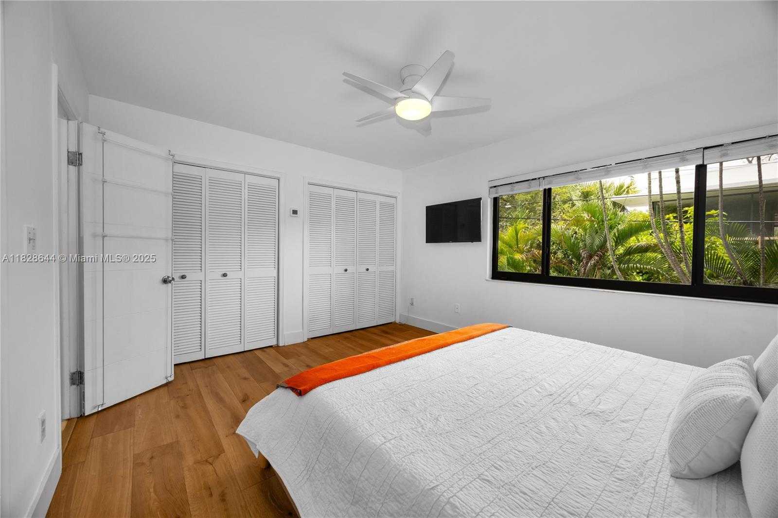 Small Image of 2427 TEQUESTA LN, Miami Number 25
