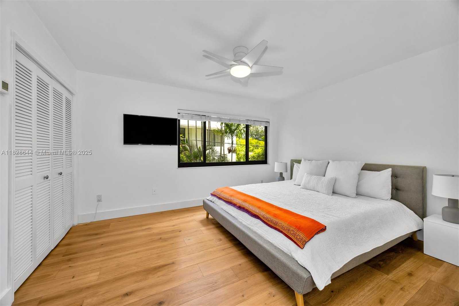 Small Image of 2427 TEQUESTA LN, Miami Number 26