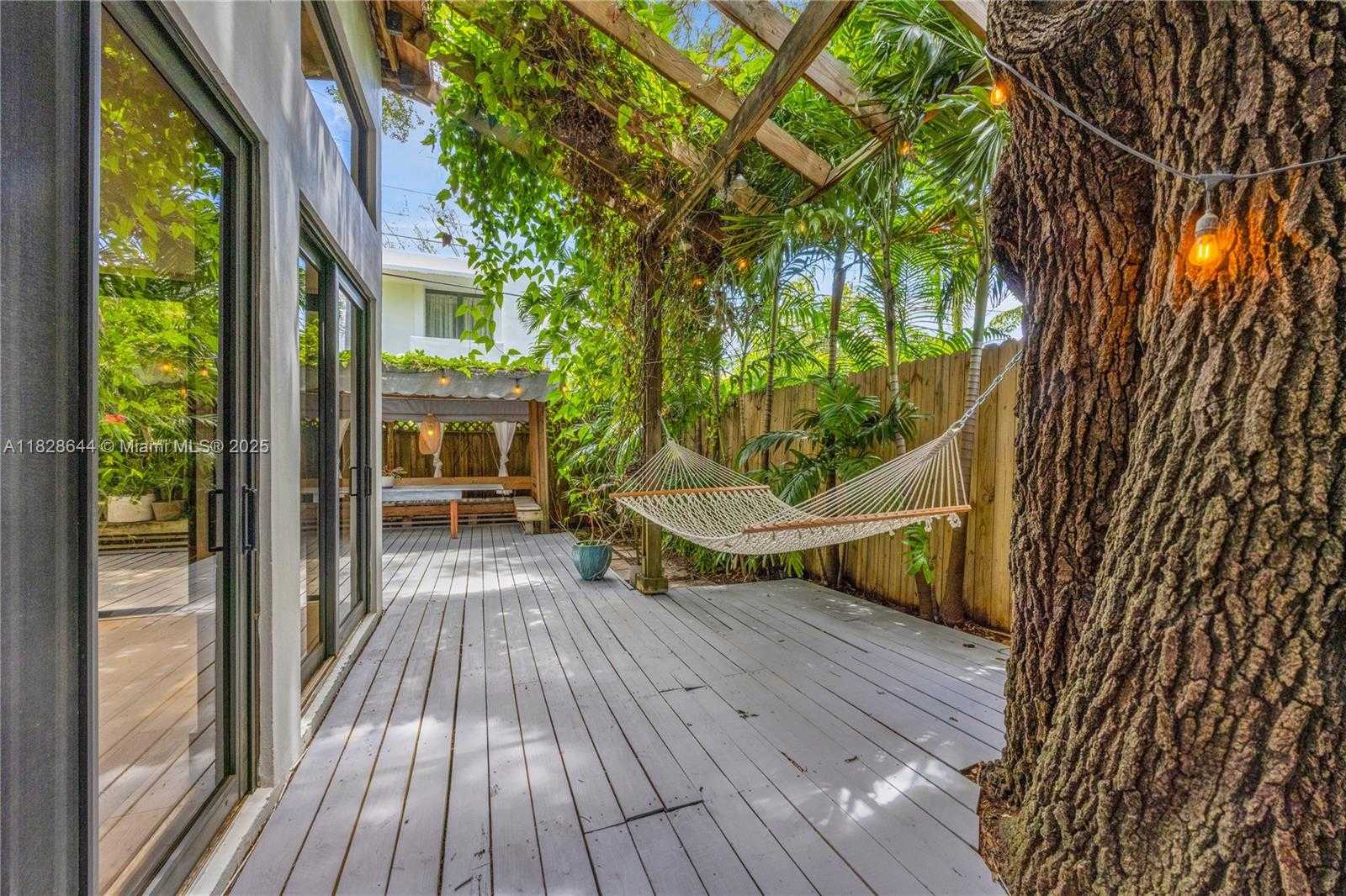 Small Image of 2427 TEQUESTA LN, Miami Number 34