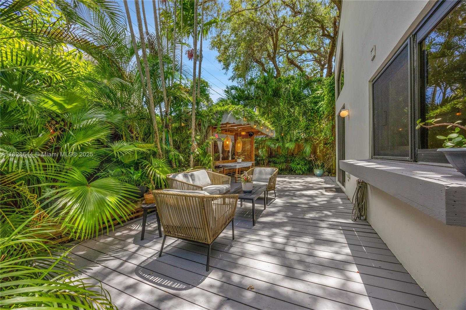 Small Image of 2427 TEQUESTA LN, Miami Number 37