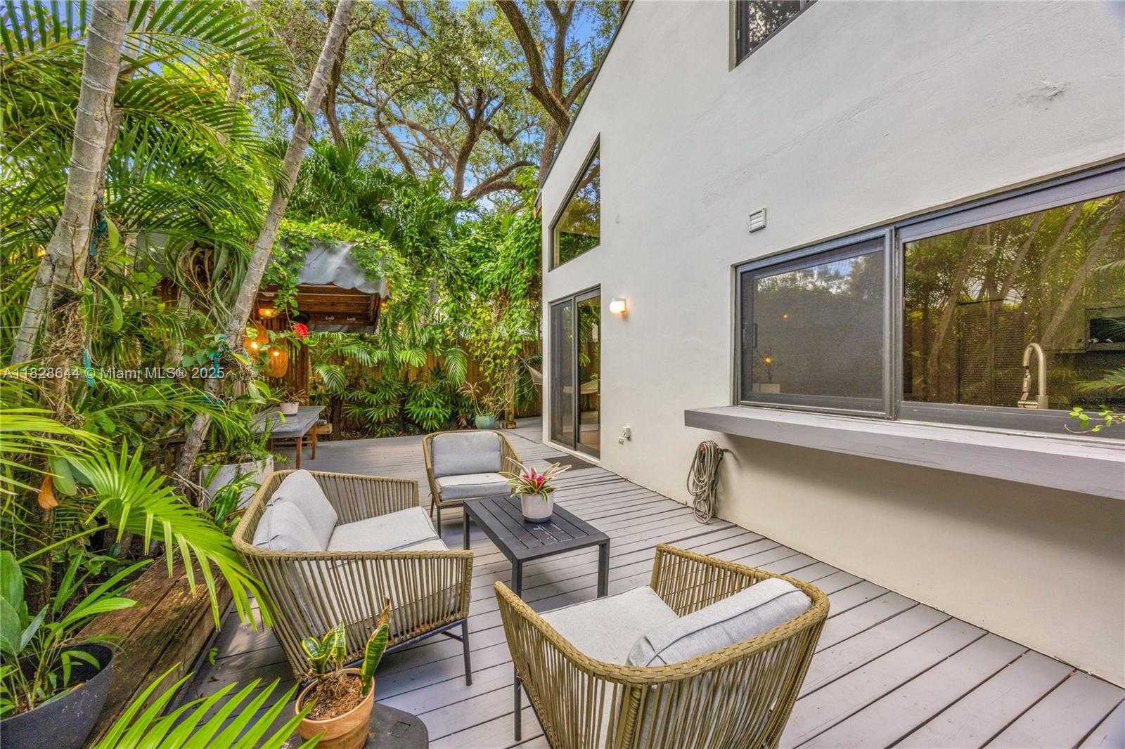 Small Image of 2427 TEQUESTA LN, Miami Number 38