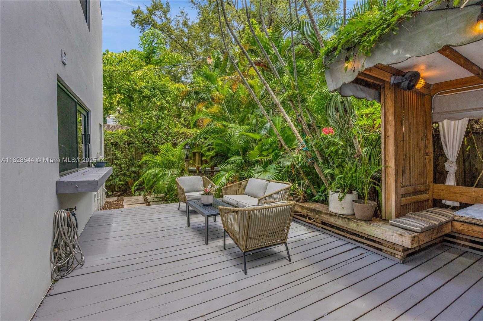 Small Image of 2427 TEQUESTA LN, Miami Number 39