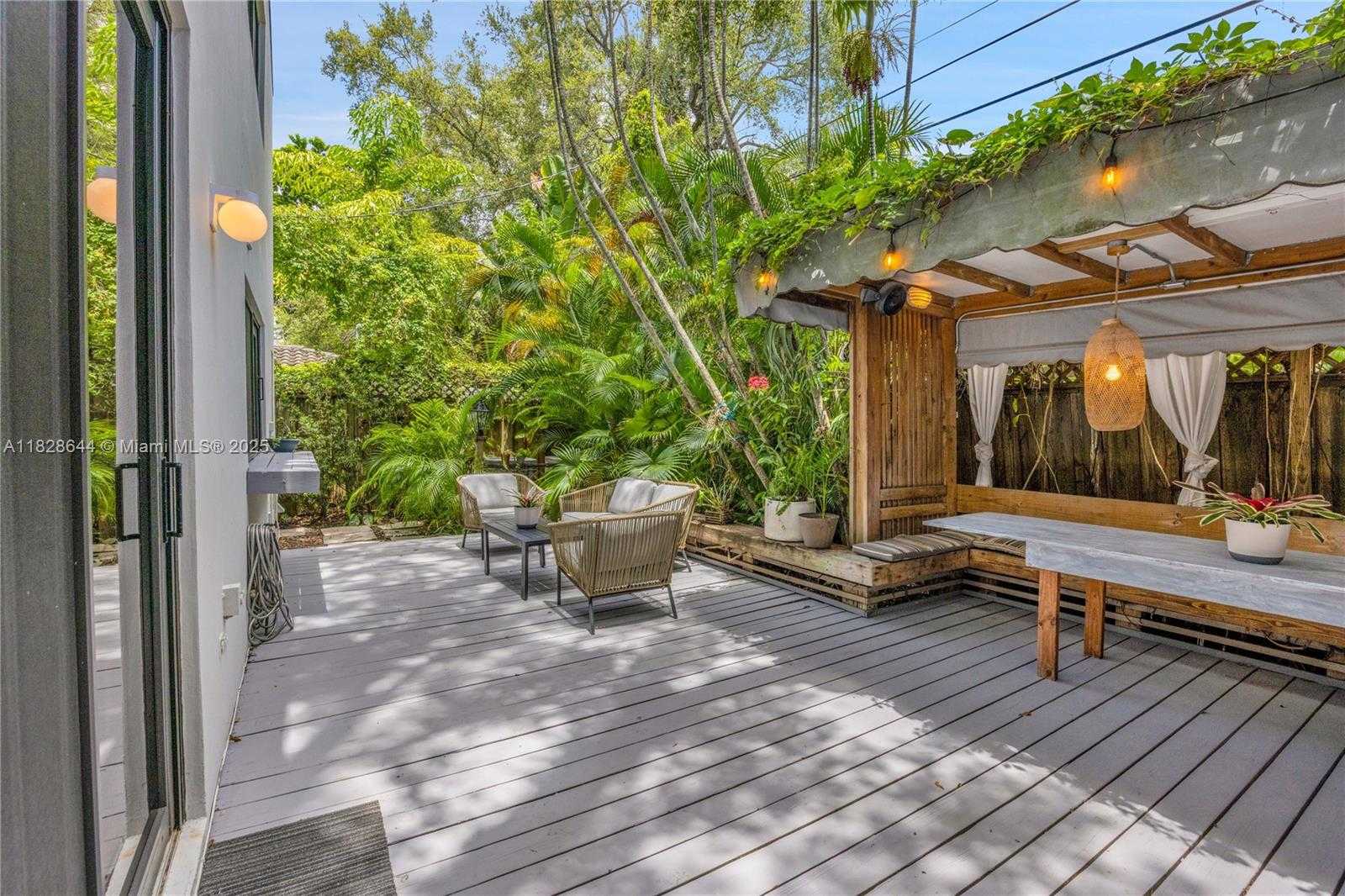 Small Image of 2427 TEQUESTA LN, Miami Number 40