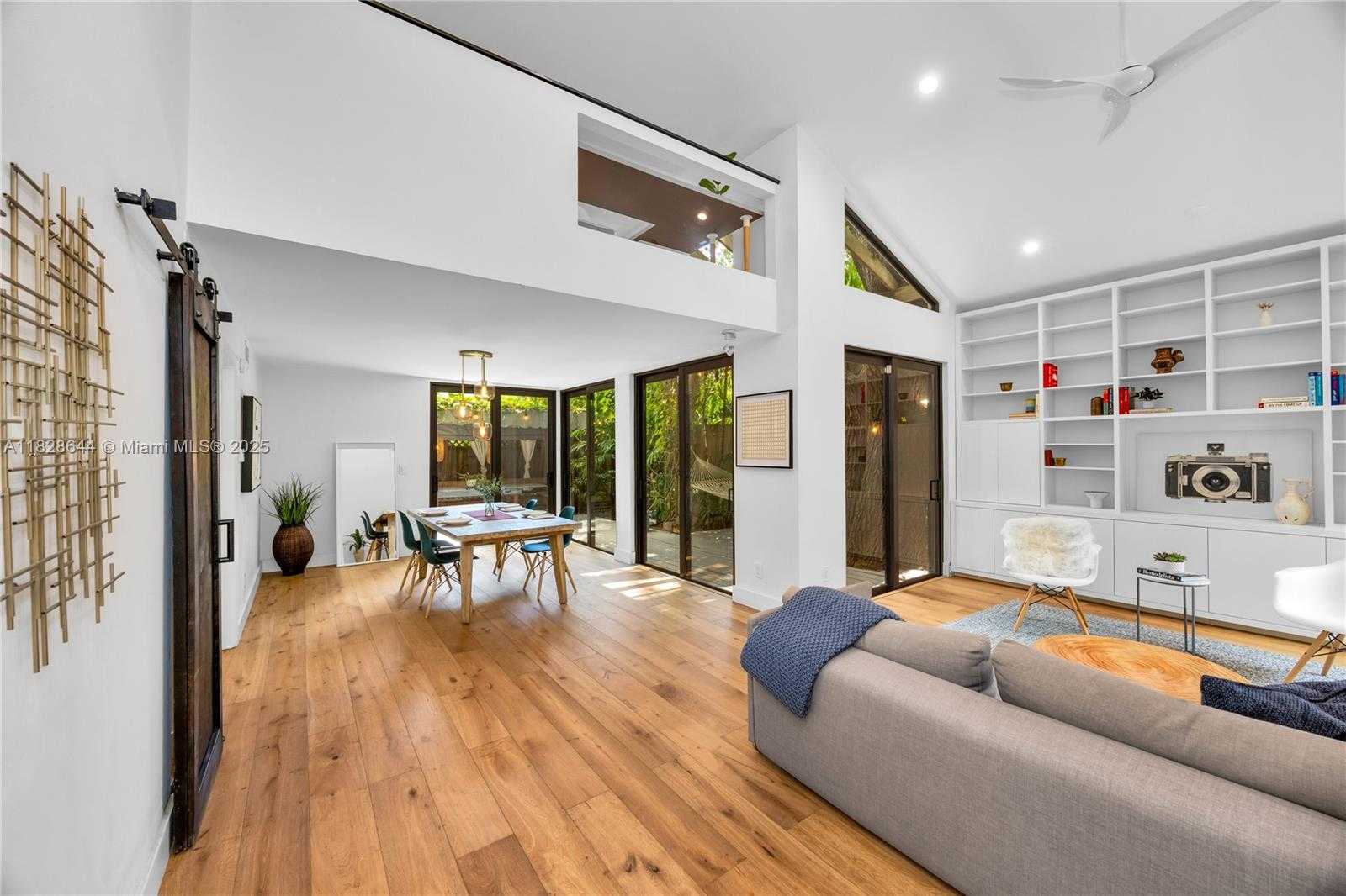 Small Image of 2427 TEQUESTA LN, Miami Number 8