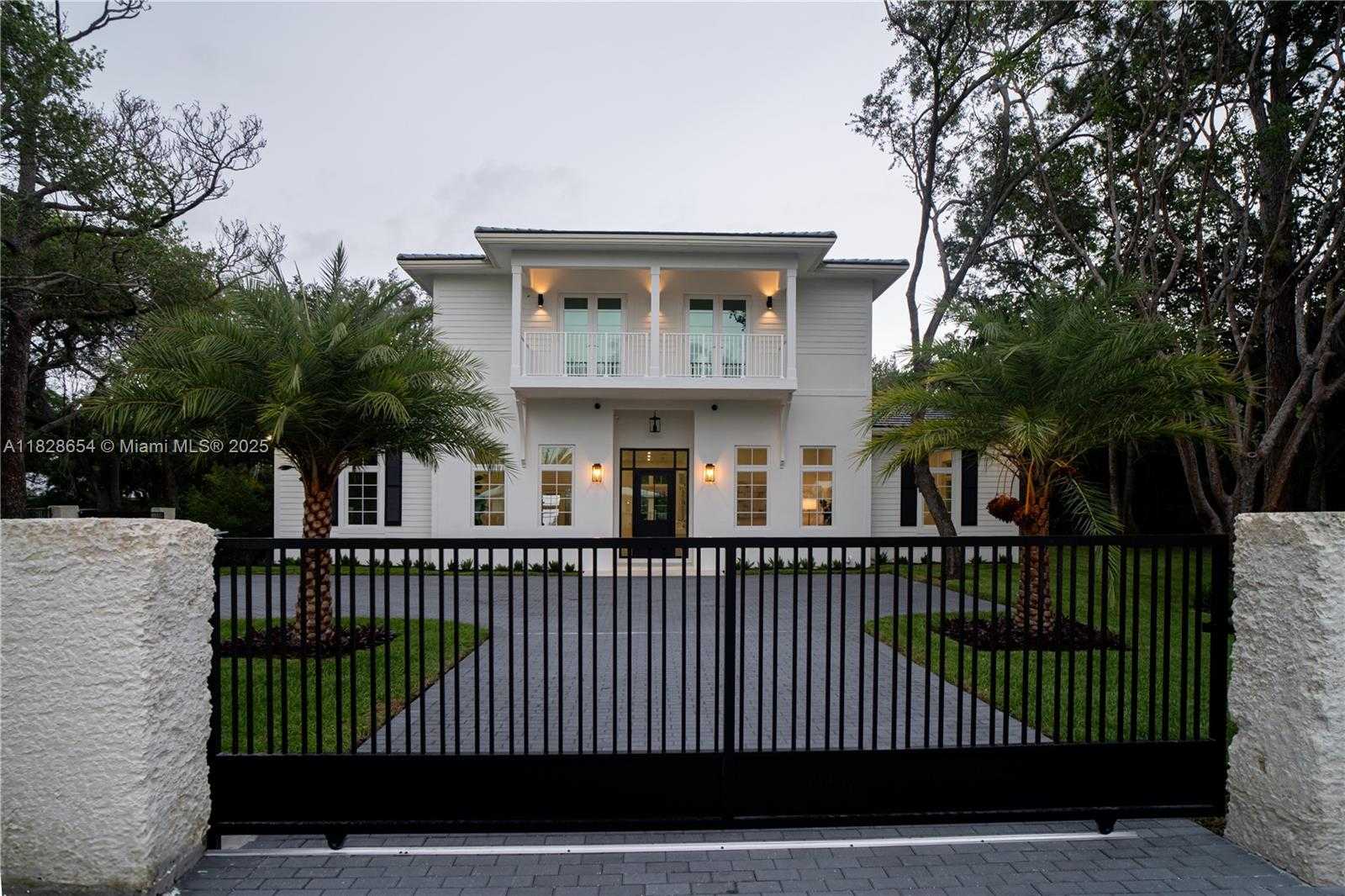 Small Image of 7605 SOUTH WEST 71ST AVE, Miami Number 1