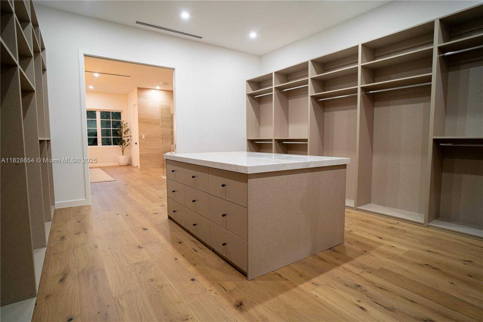 Small Image of 7605 SOUTH WEST 71ST AVE, Miami Number 18