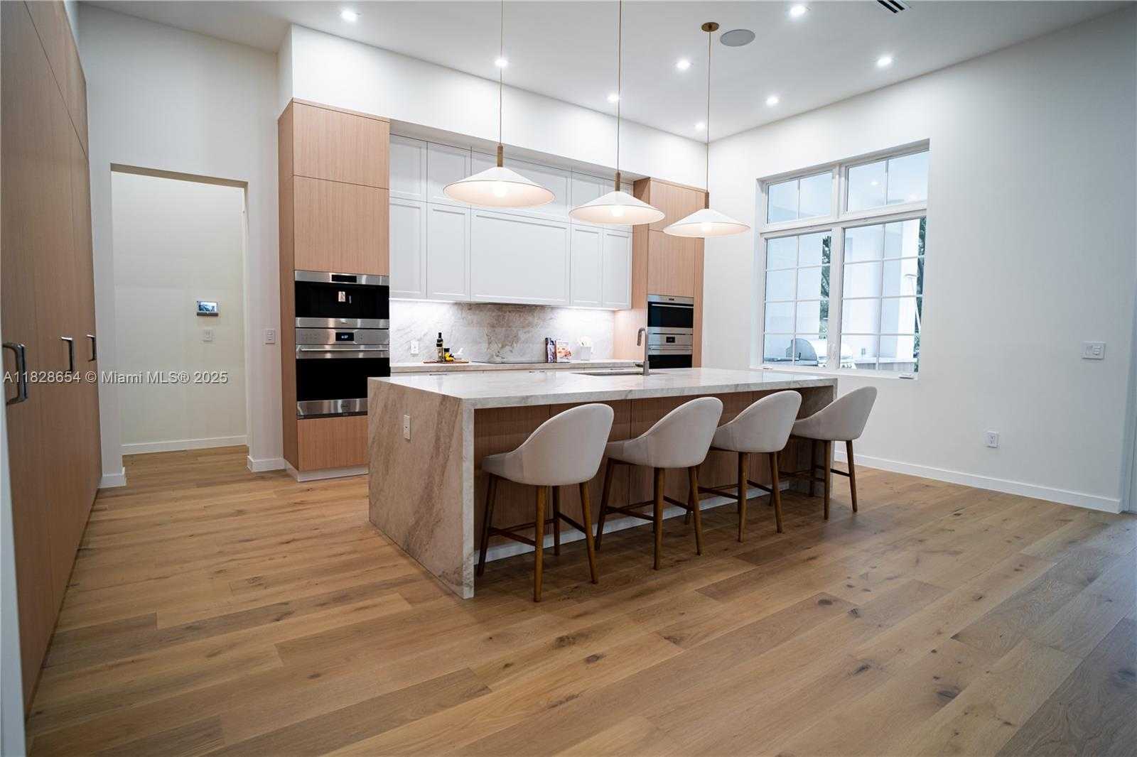 Small Image of 7605 SOUTH WEST 71ST AVE, Miami Number 3