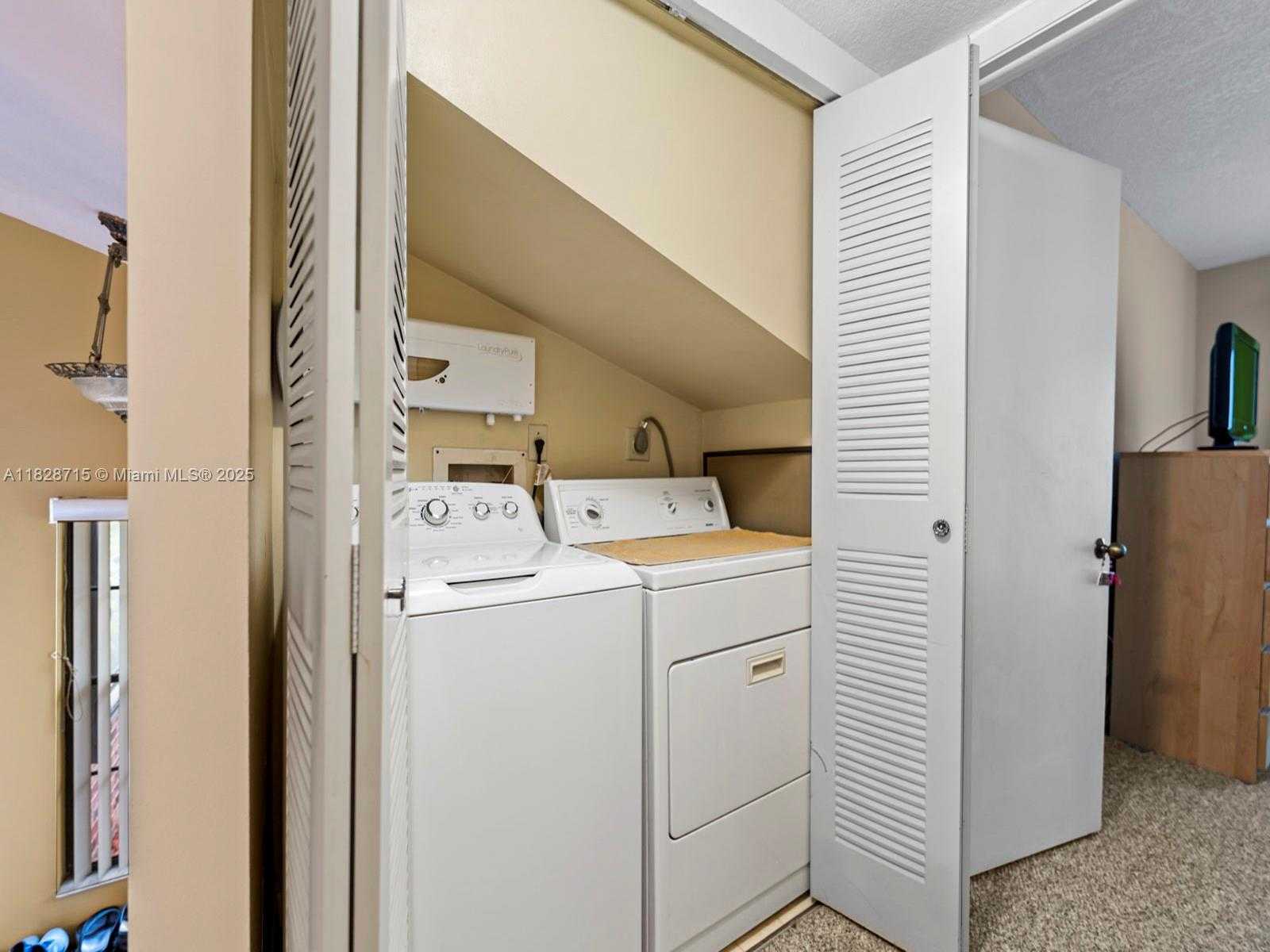 Small Image of 21760 SOUTH WEST 99TH PL, Cutler Bay Number 22