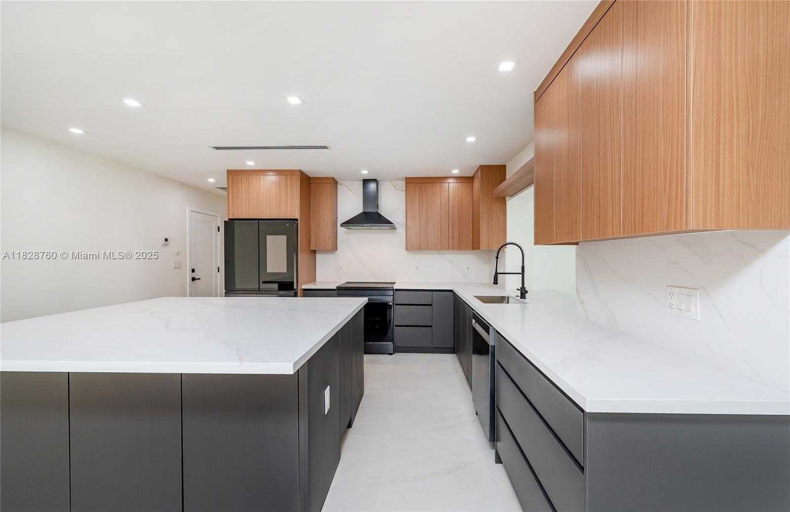 Small Image of 7101 EAST TROON CIR, Miami Lakes Number 11