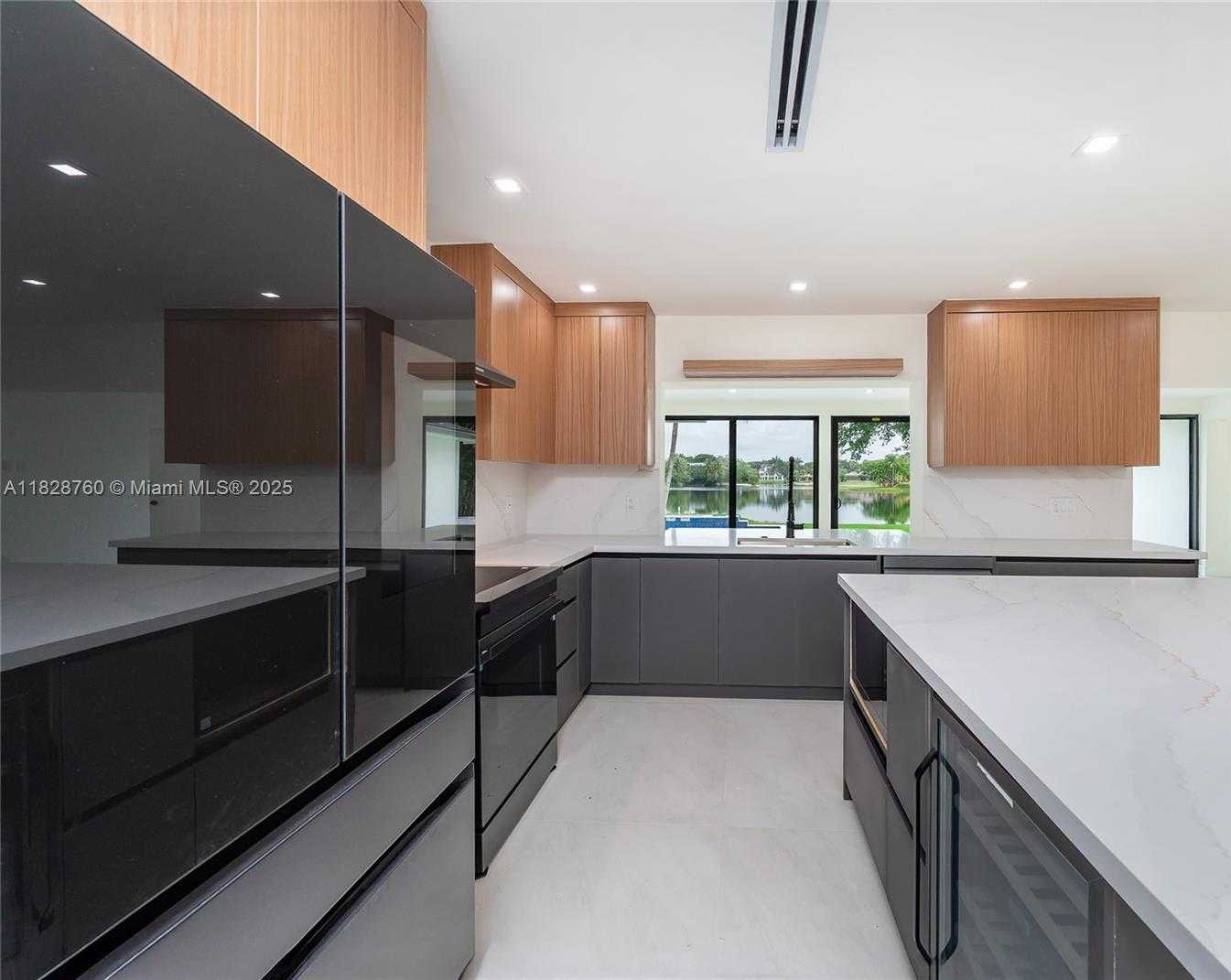 Small Image of 7101 EAST TROON CIR, Miami Lakes Number 12