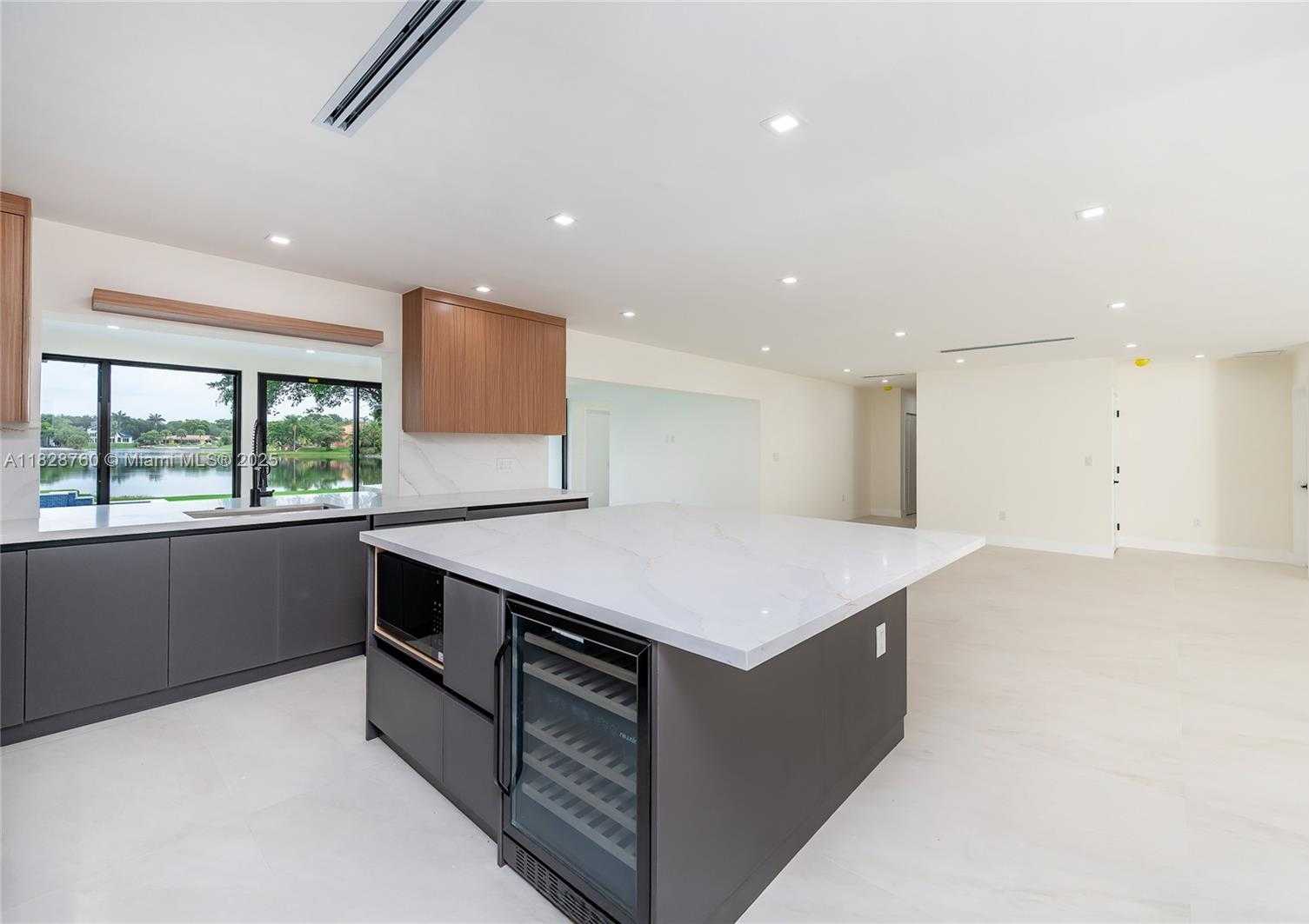 Small Image of 7101 EAST TROON CIR, Miami Lakes Number 13