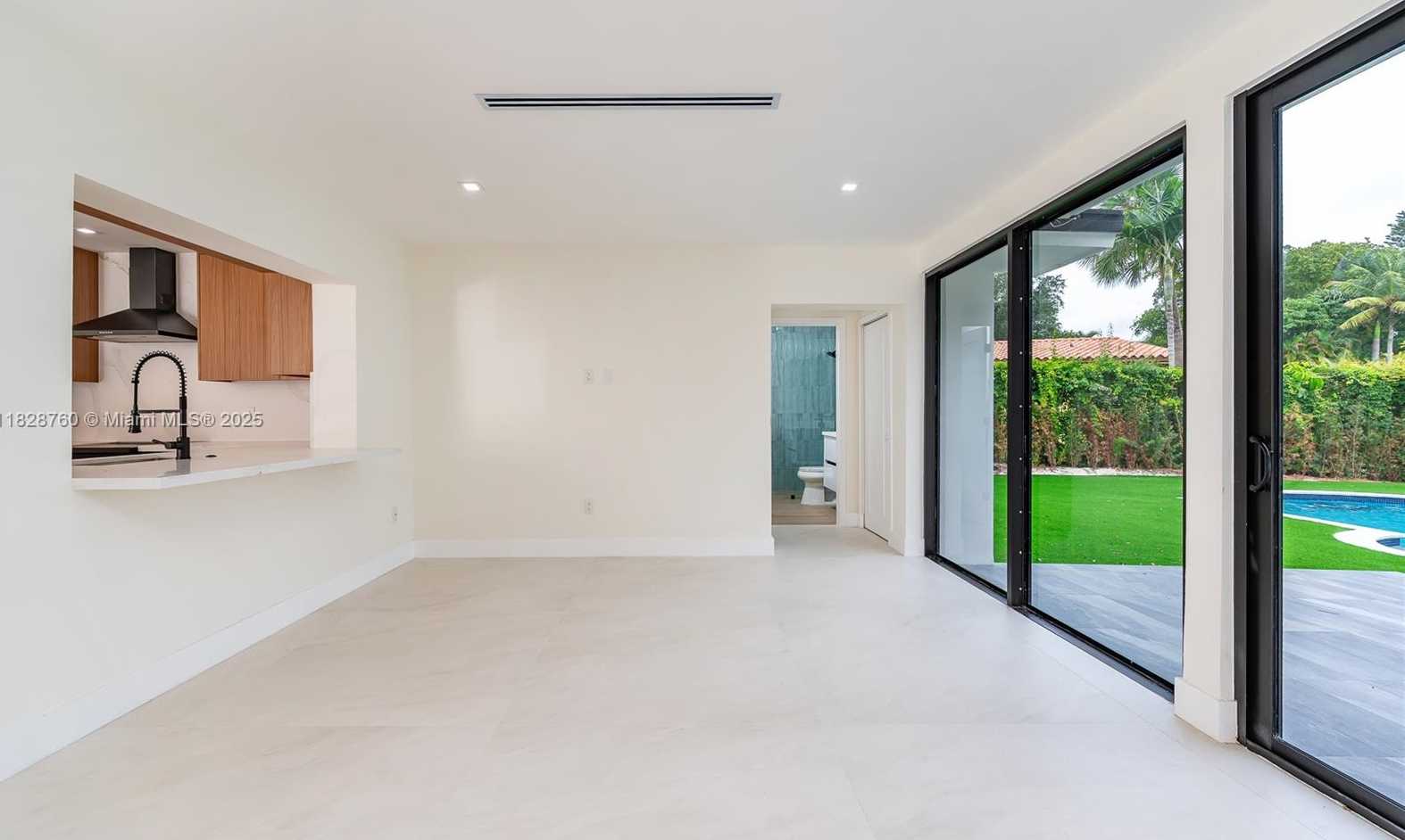 Small Image of 7101 EAST TROON CIR, Miami Lakes Number 14