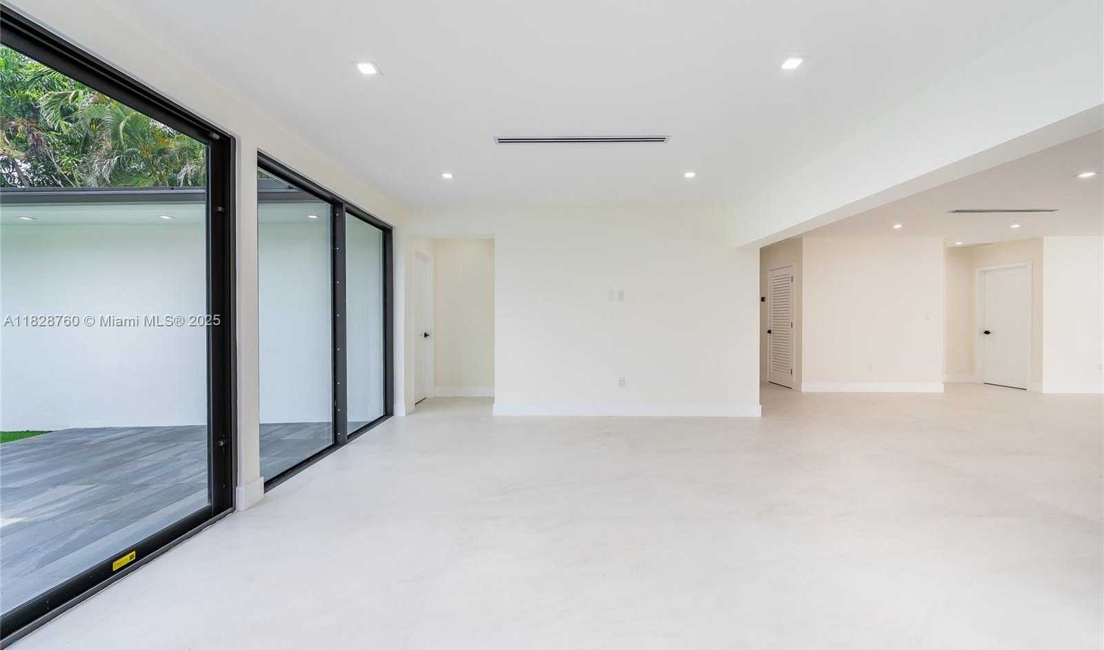 Small Image of 7101 EAST TROON CIR, Miami Lakes Number 18