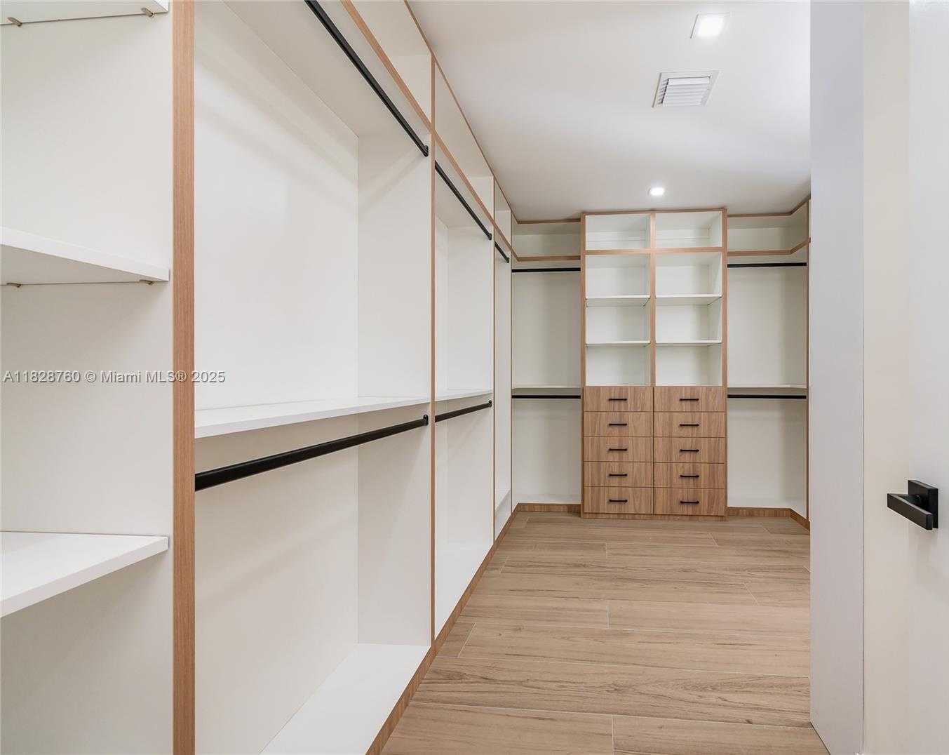 Small Image of 7101 EAST TROON CIR, Miami Lakes Number 21
