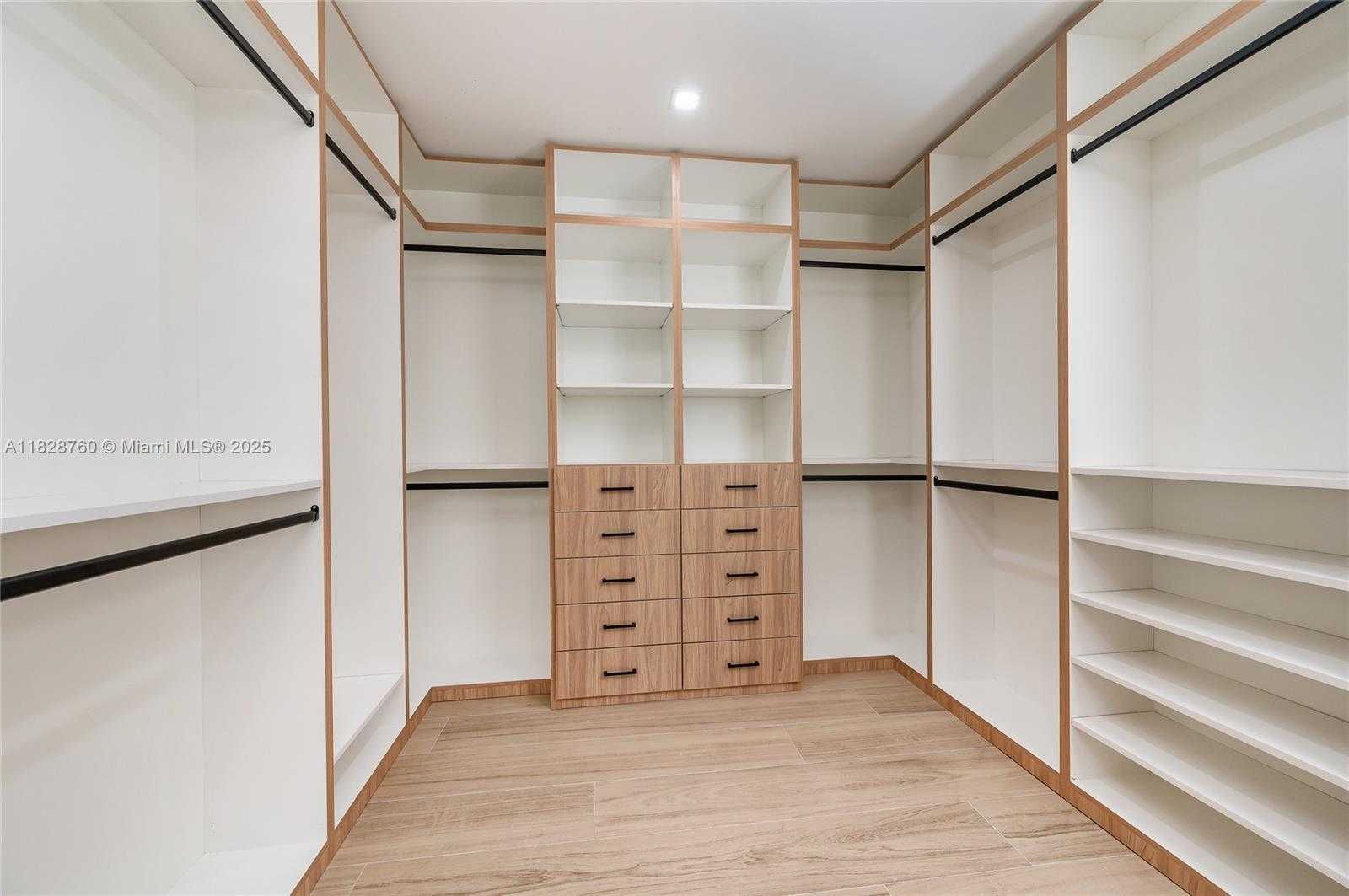 Small Image of 7101 EAST TROON CIR, Miami Lakes Number 22