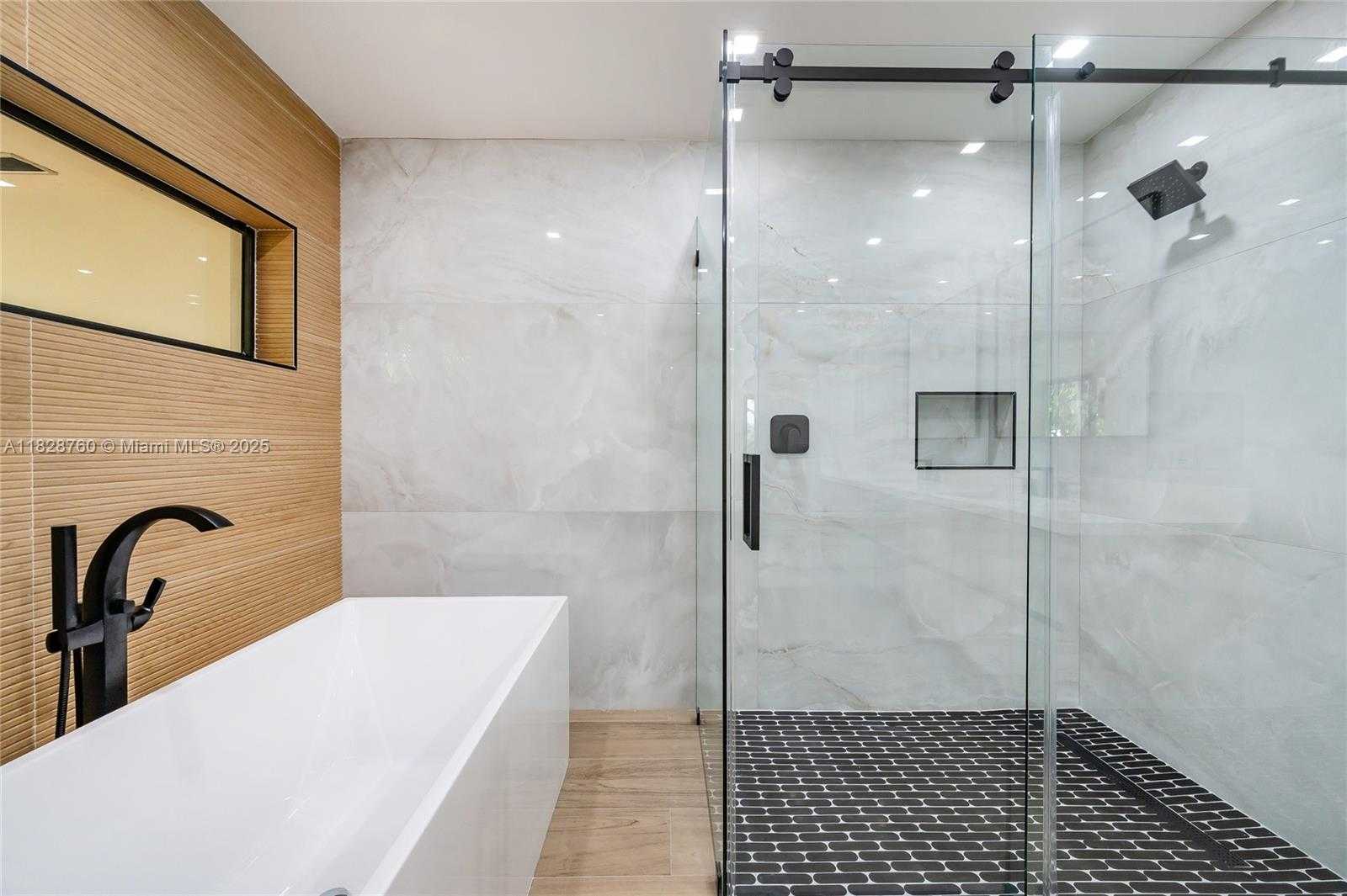 Small Image of 7101 EAST TROON CIR, Miami Lakes Number 24
