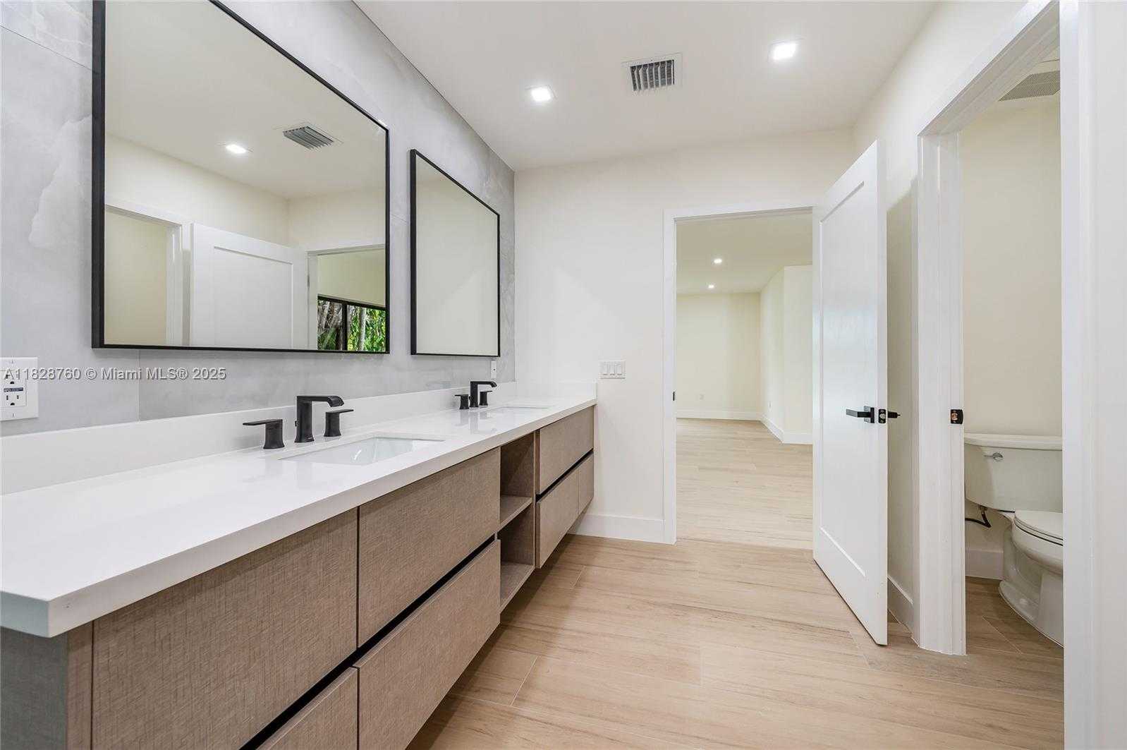 Small Image of 7101 EAST TROON CIR, Miami Lakes Number 25