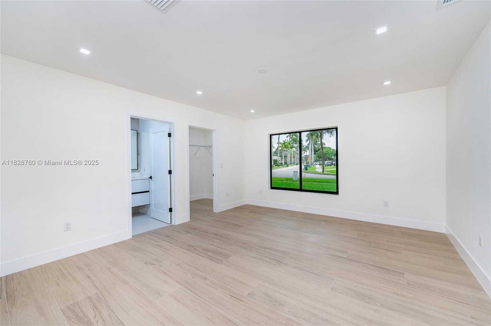 Small Image of 7101 EAST TROON CIR, Miami Lakes Number 26