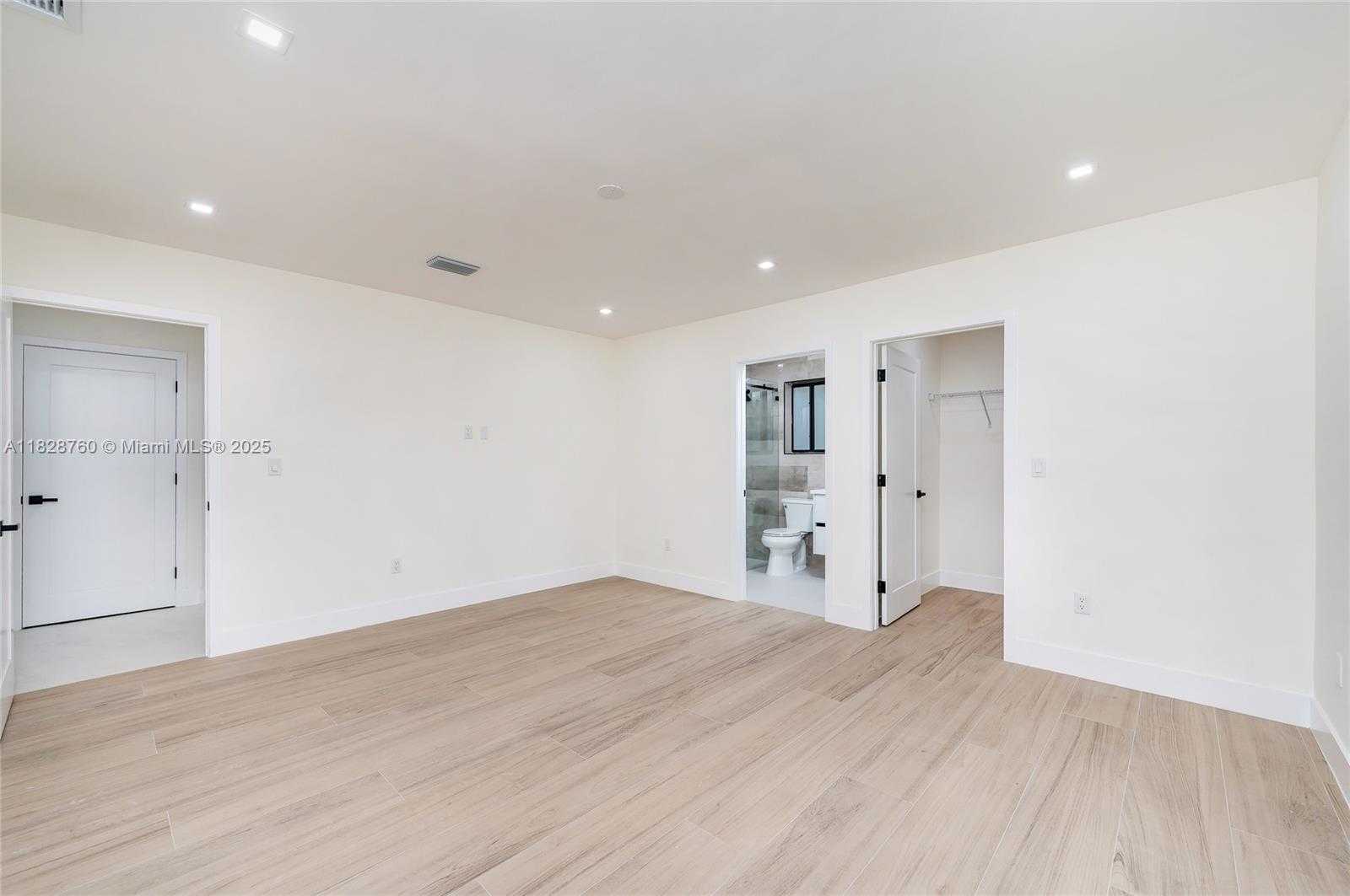 Small Image of 7101 EAST TROON CIR, Miami Lakes Number 27