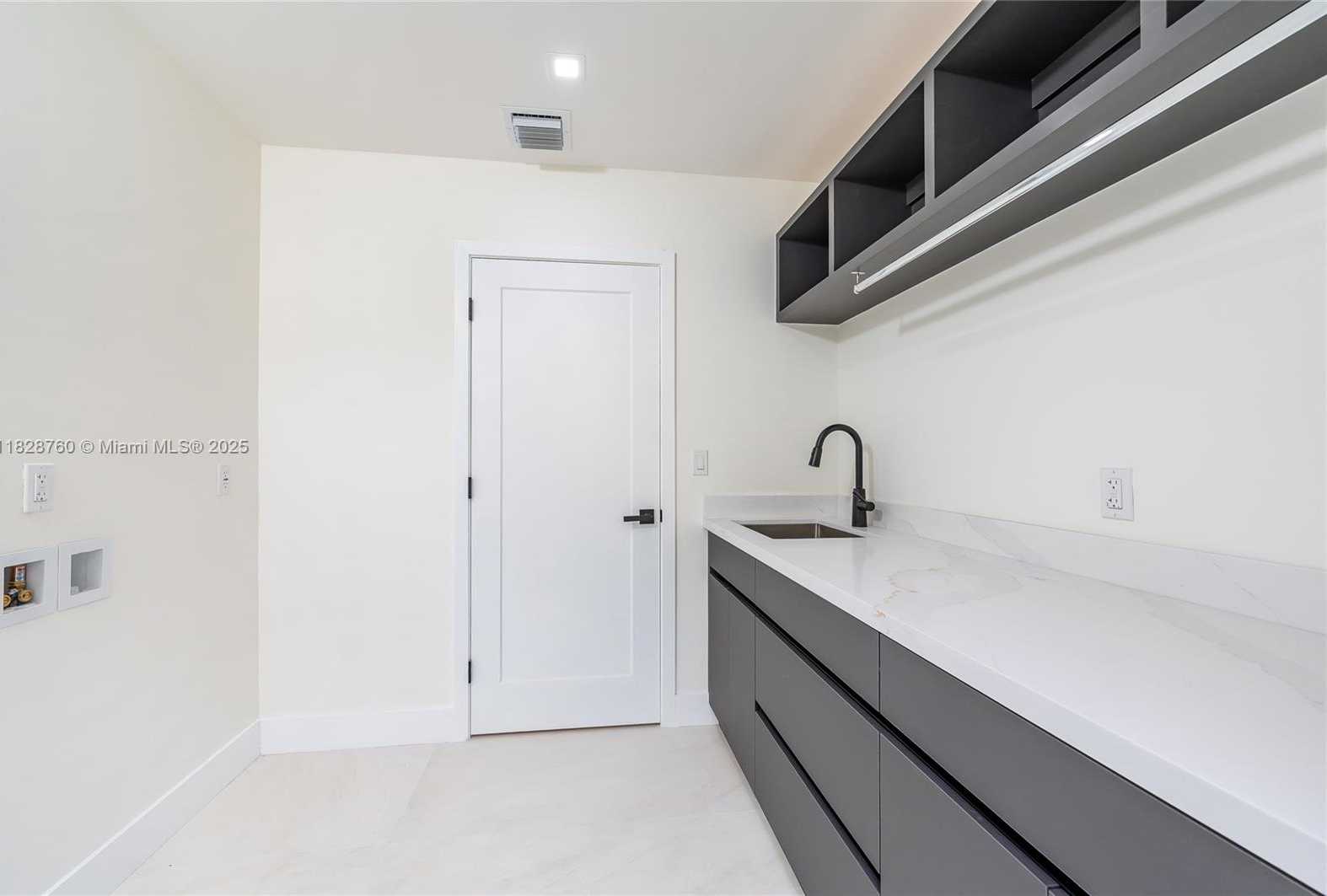 Small Image of 7101 EAST TROON CIR, Miami Lakes Number 34