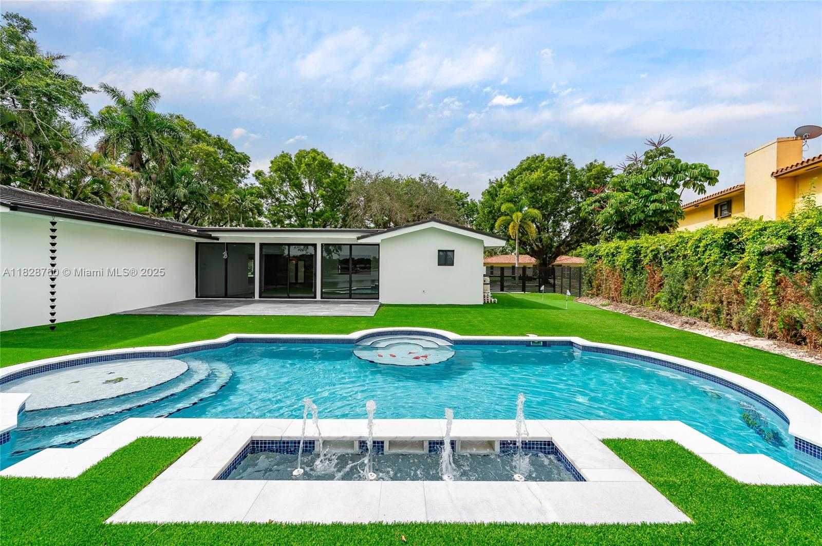 Small Image of 7101 EAST TROON CIR, Miami Lakes Number 5