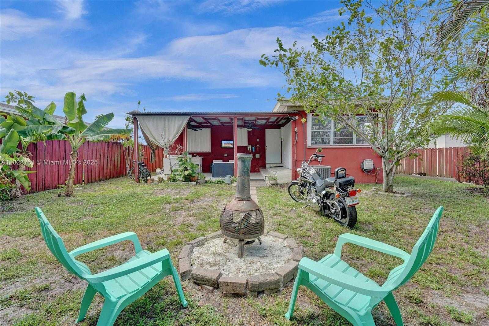 Small Image of 2435 WILSON STREET, Hollywood Number 25