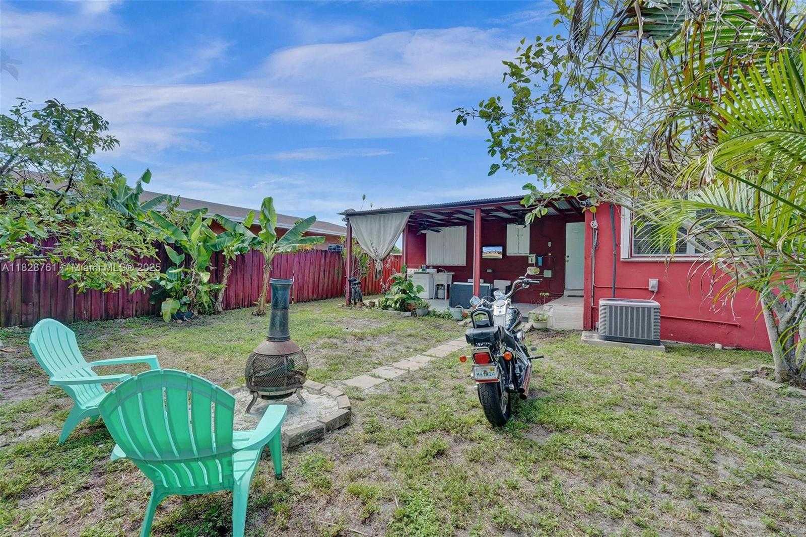 Small Image of 2435 WILSON STREET, Hollywood Number 28
