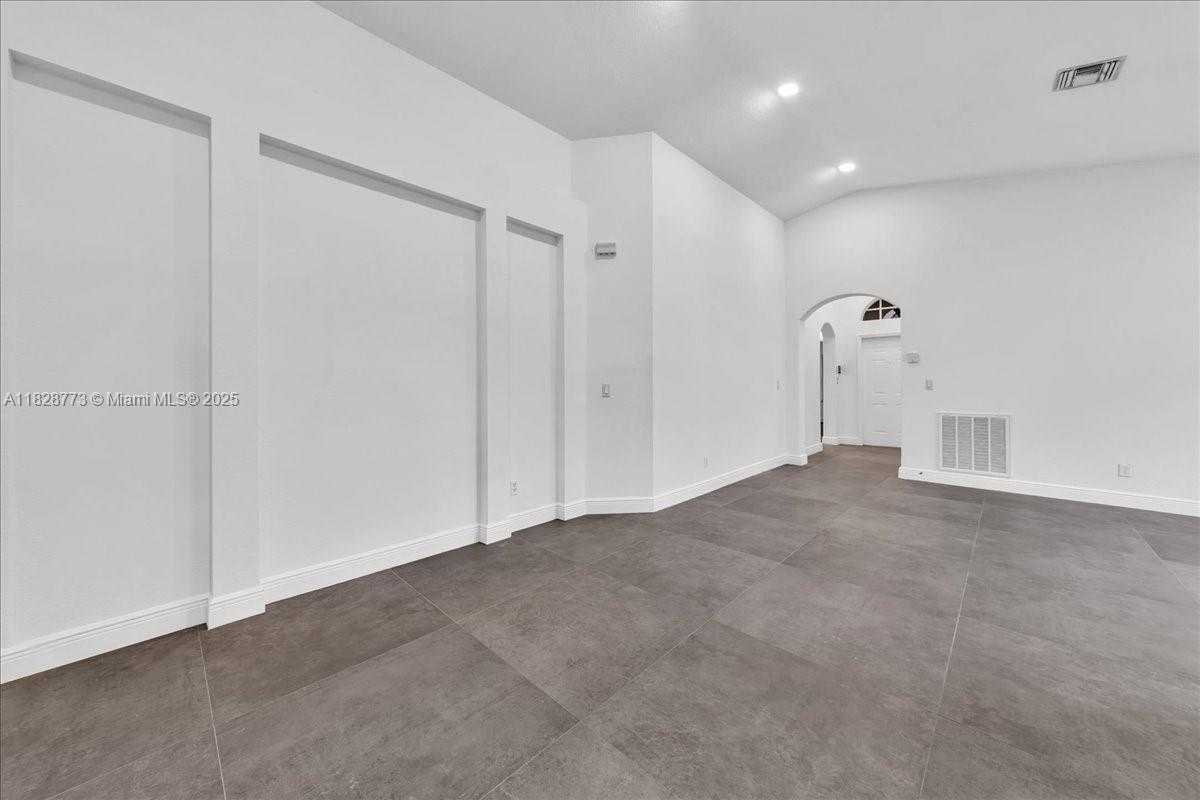Small Image of 5046 SOUTH WEST 137TH TER, Miramar Number 14