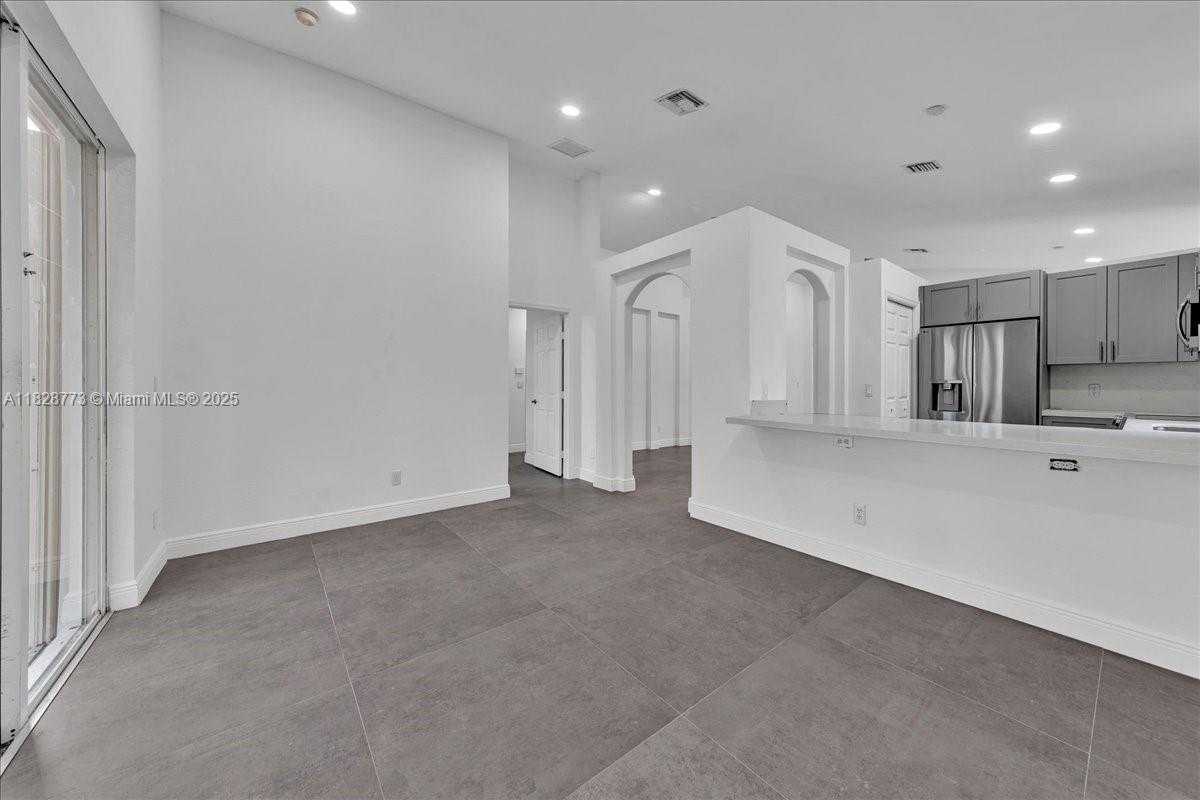 Small Image of 5046 SOUTH WEST 137TH TER, Miramar Number 21