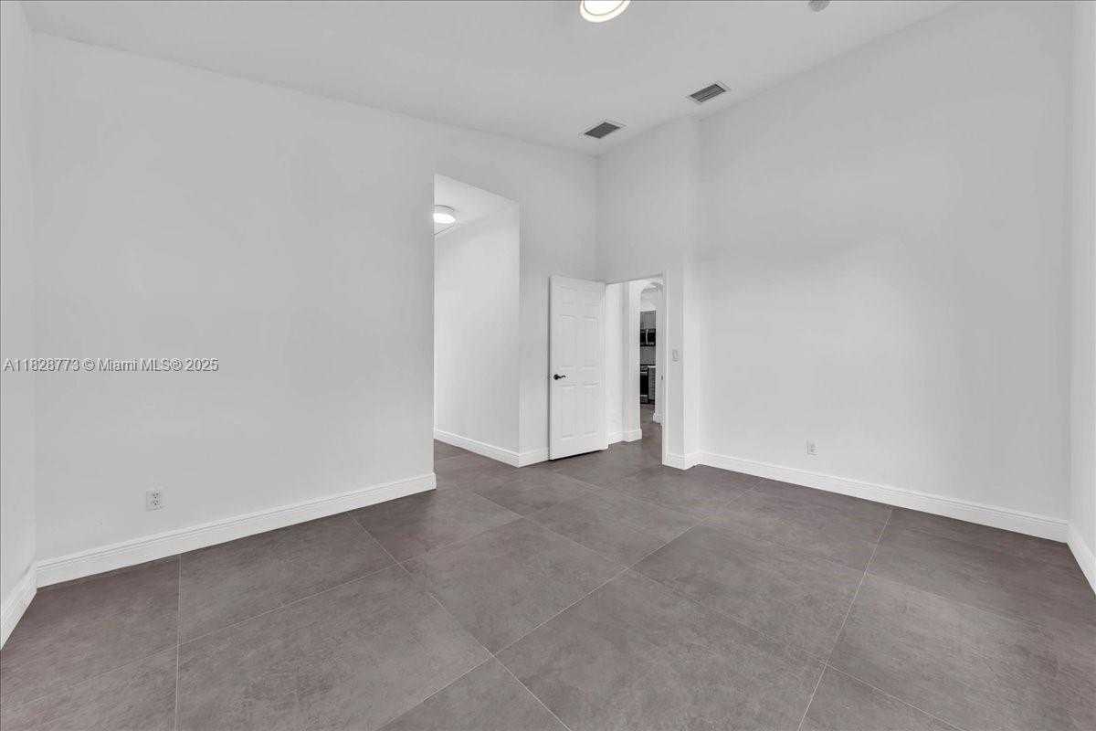 Small Image of 5046 SOUTH WEST 137TH TER, Miramar Number 25