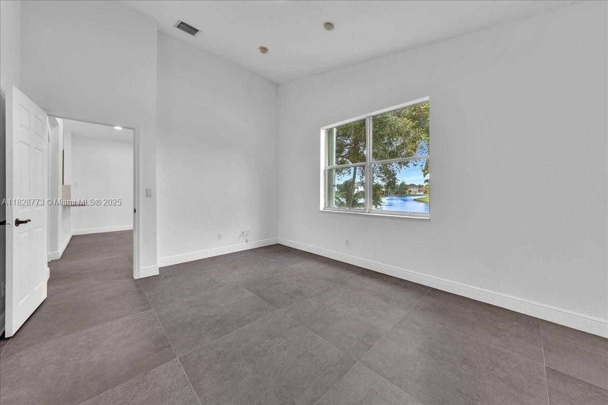 Small Image of 5046 SOUTH WEST 137TH TER, Miramar Number 26