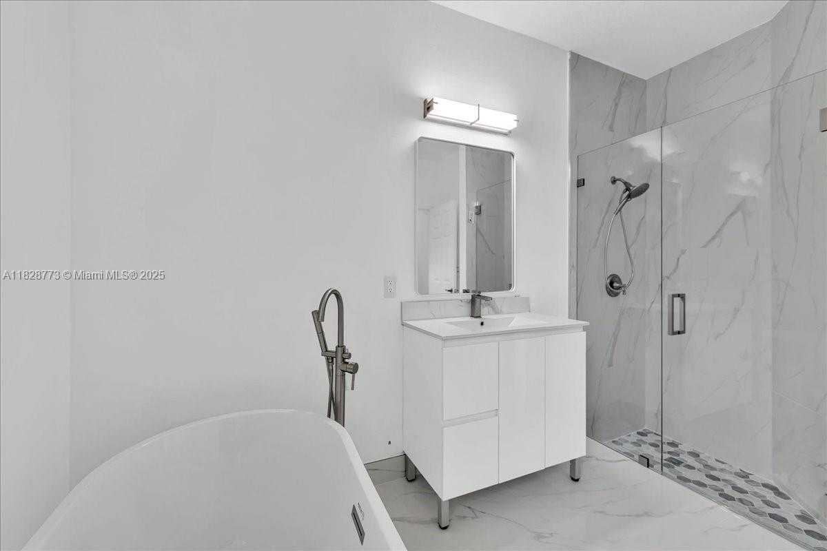 Small Image of 5046 SOUTH WEST 137TH TER, Miramar Number 29
