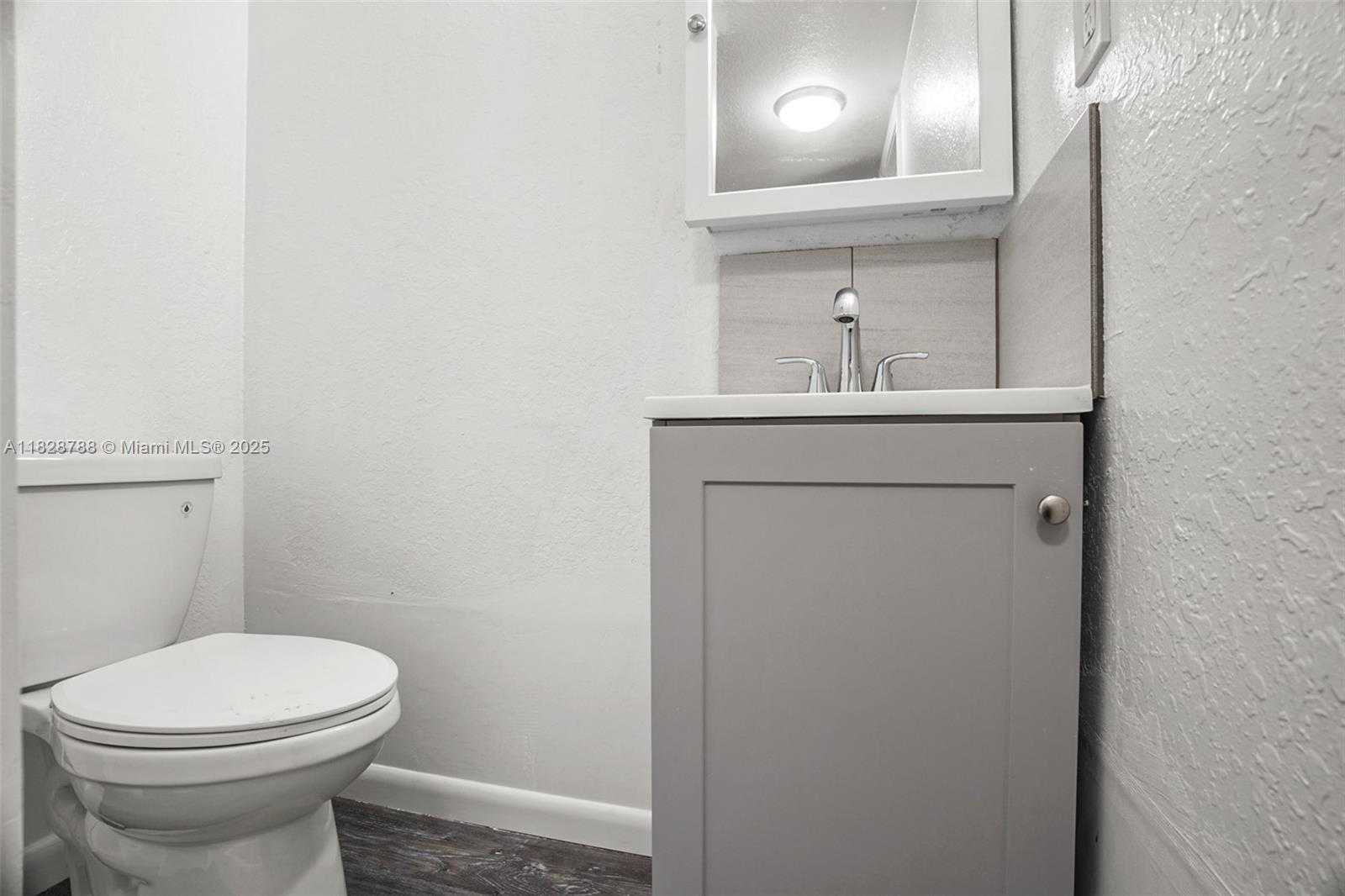 Small Image of 212 SOUTH WEST 11TH ST, Dania Beach Number 11