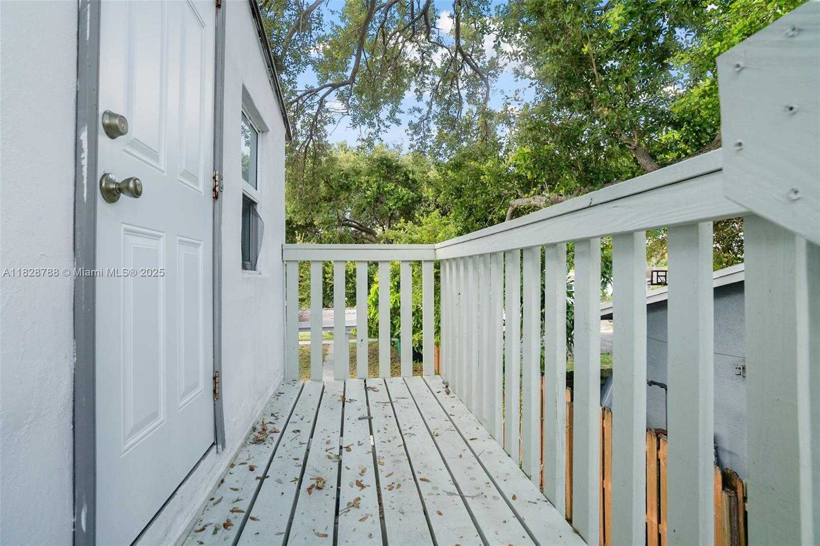 Small Image of 212 SOUTH WEST 11TH ST, Dania Beach Number 13