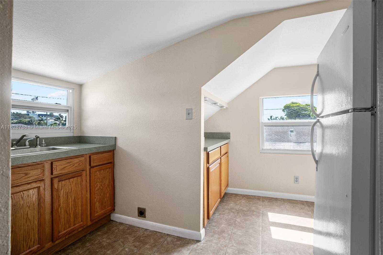 Small Image of 212 SOUTH WEST 11TH ST, Dania Beach Number 17